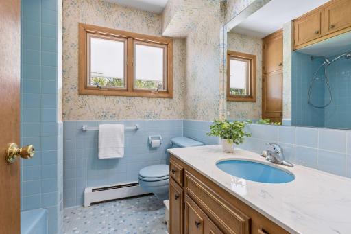 Main Floor full bathroom - 0025.jpg
