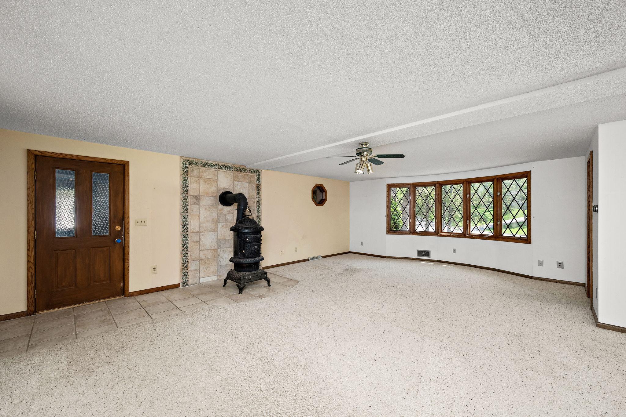 12-web-or-mls-1125-oakview-ln-n.jpg