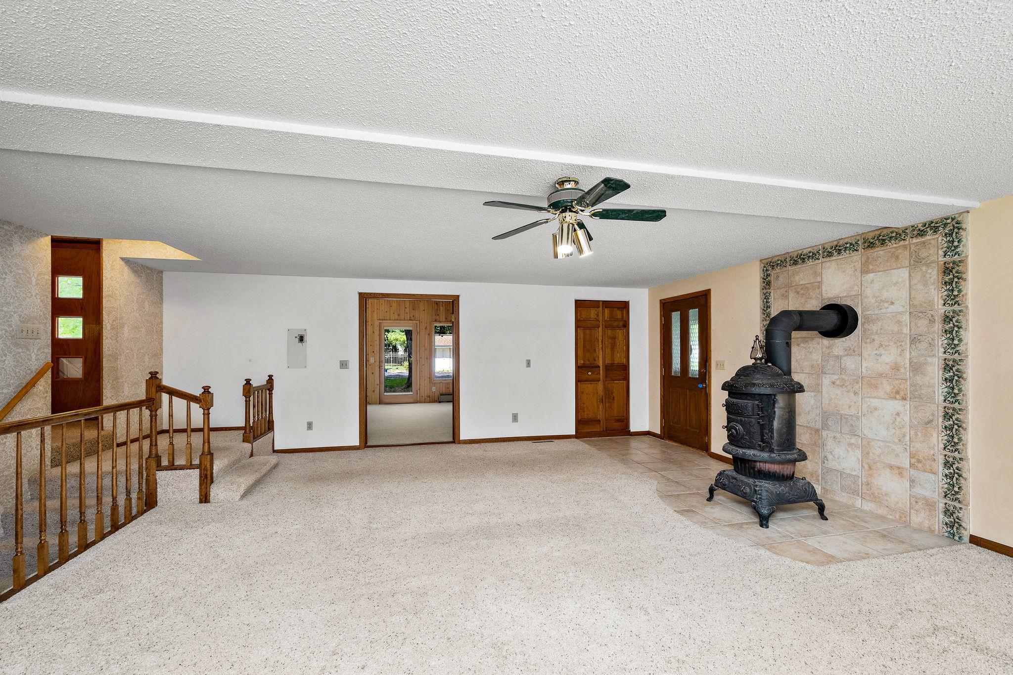 13-web-or-mls-1125-oakview-ln-n.jpg
