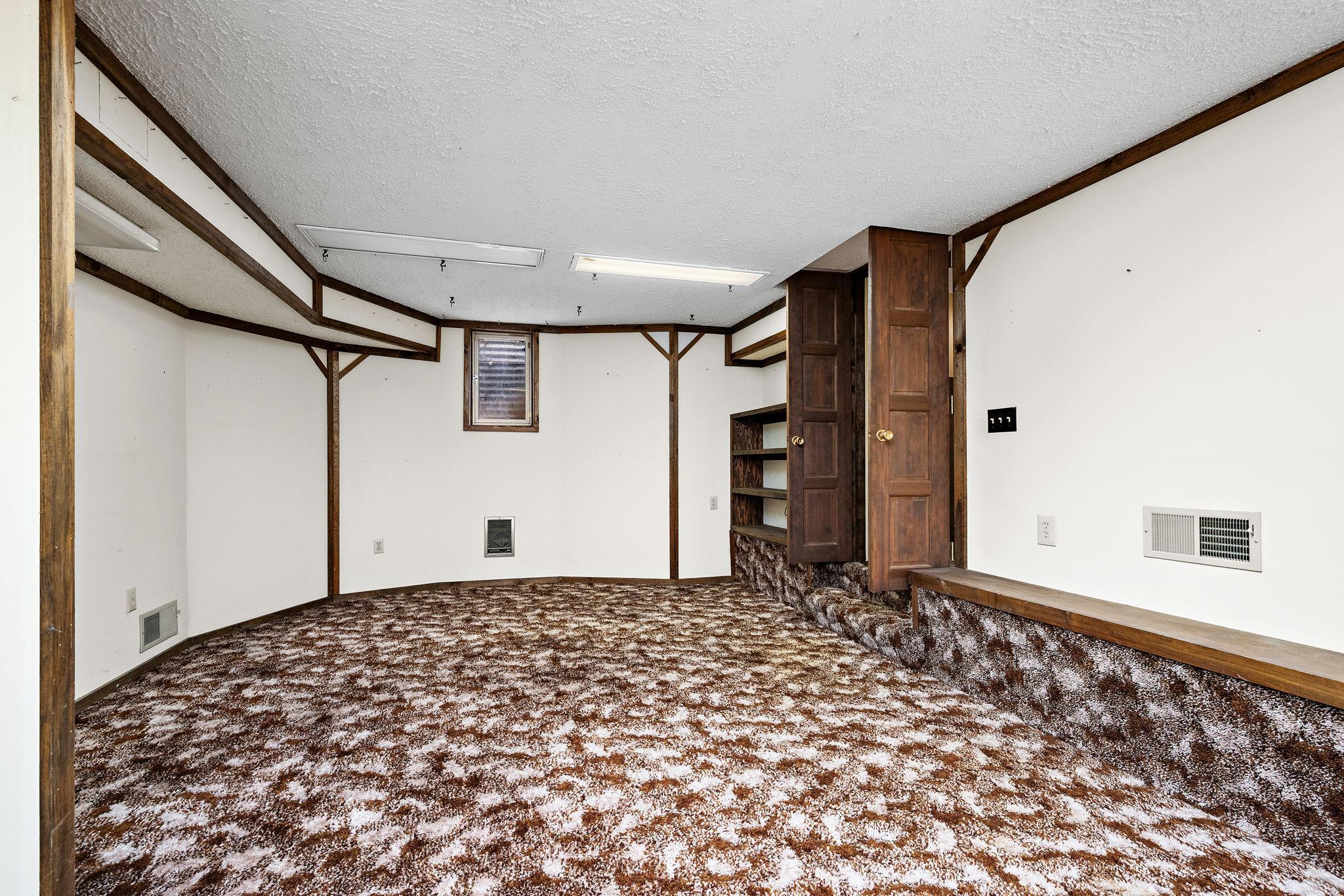 20-web-or-mls-1125-oakview-ln-n.jpg