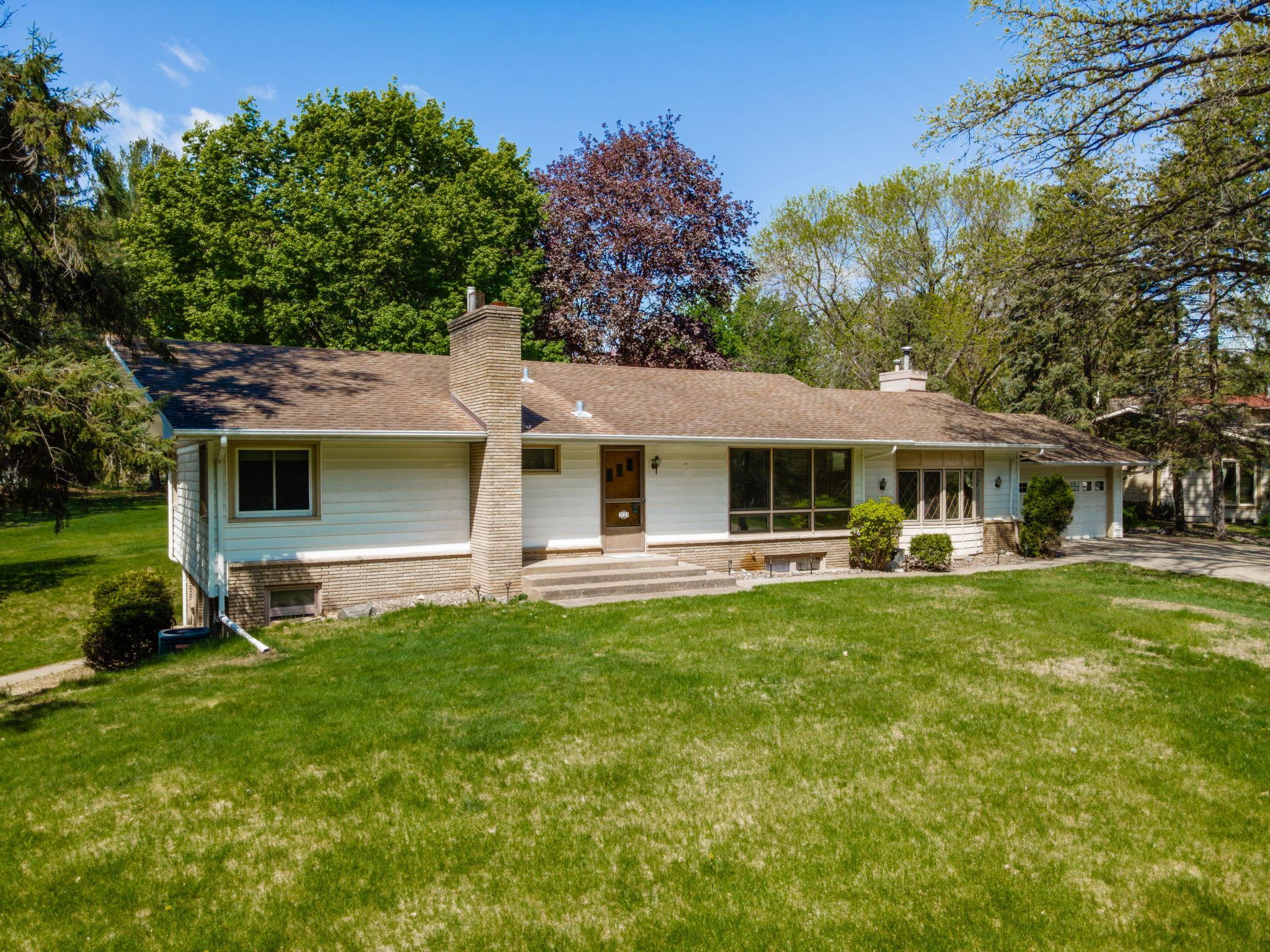 2-web-or-mls-1125-oakview-ln-n.jpg