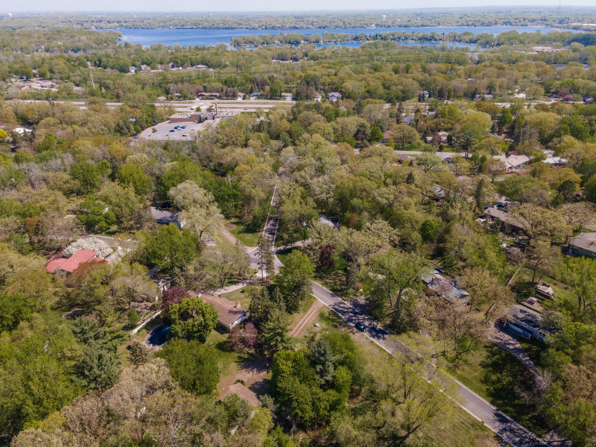 44-web-or-mls-1125-oakview-ln-n.jpg