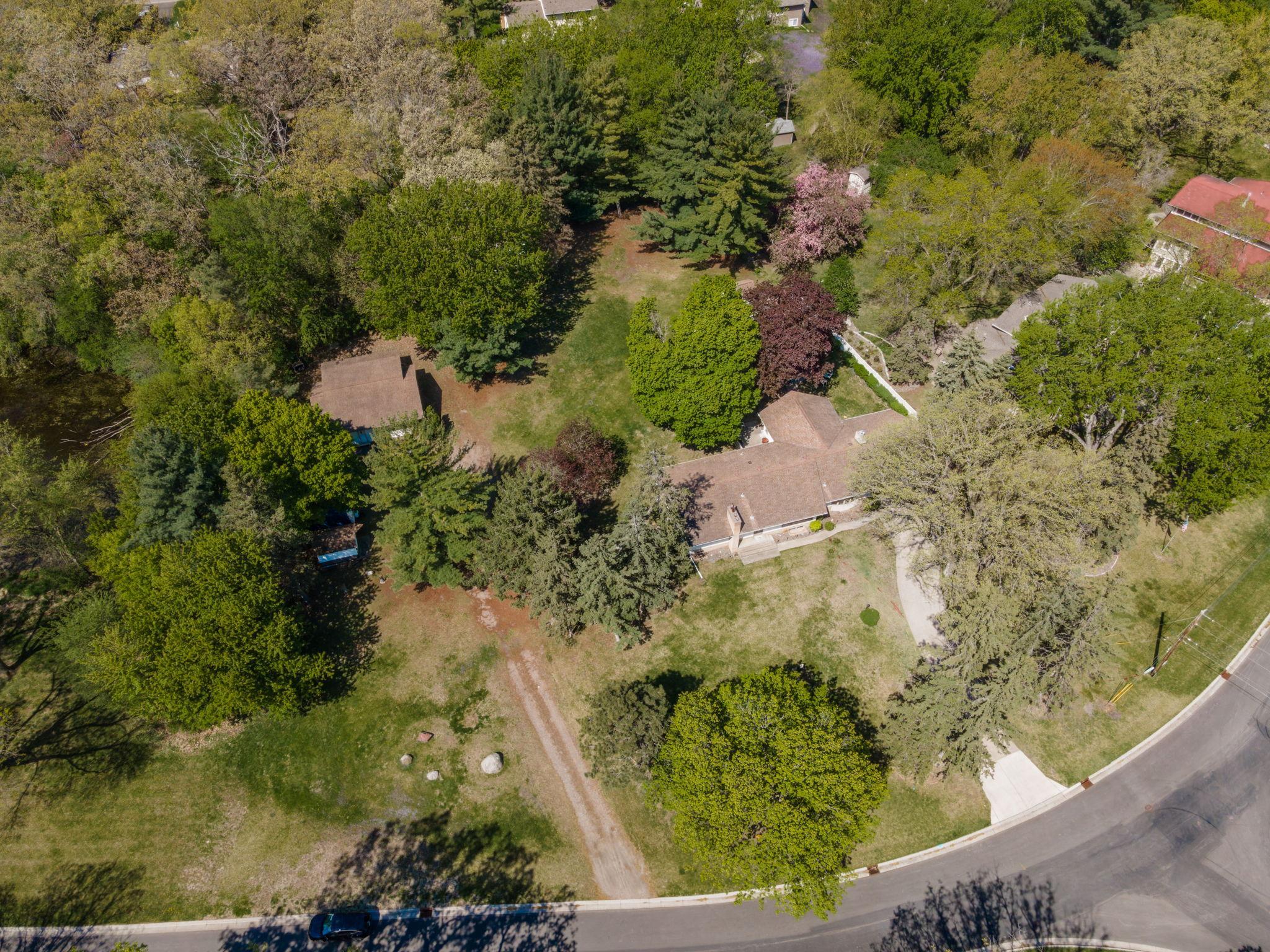 42-web-or-mls-1125-oakview-ln-n.jpg