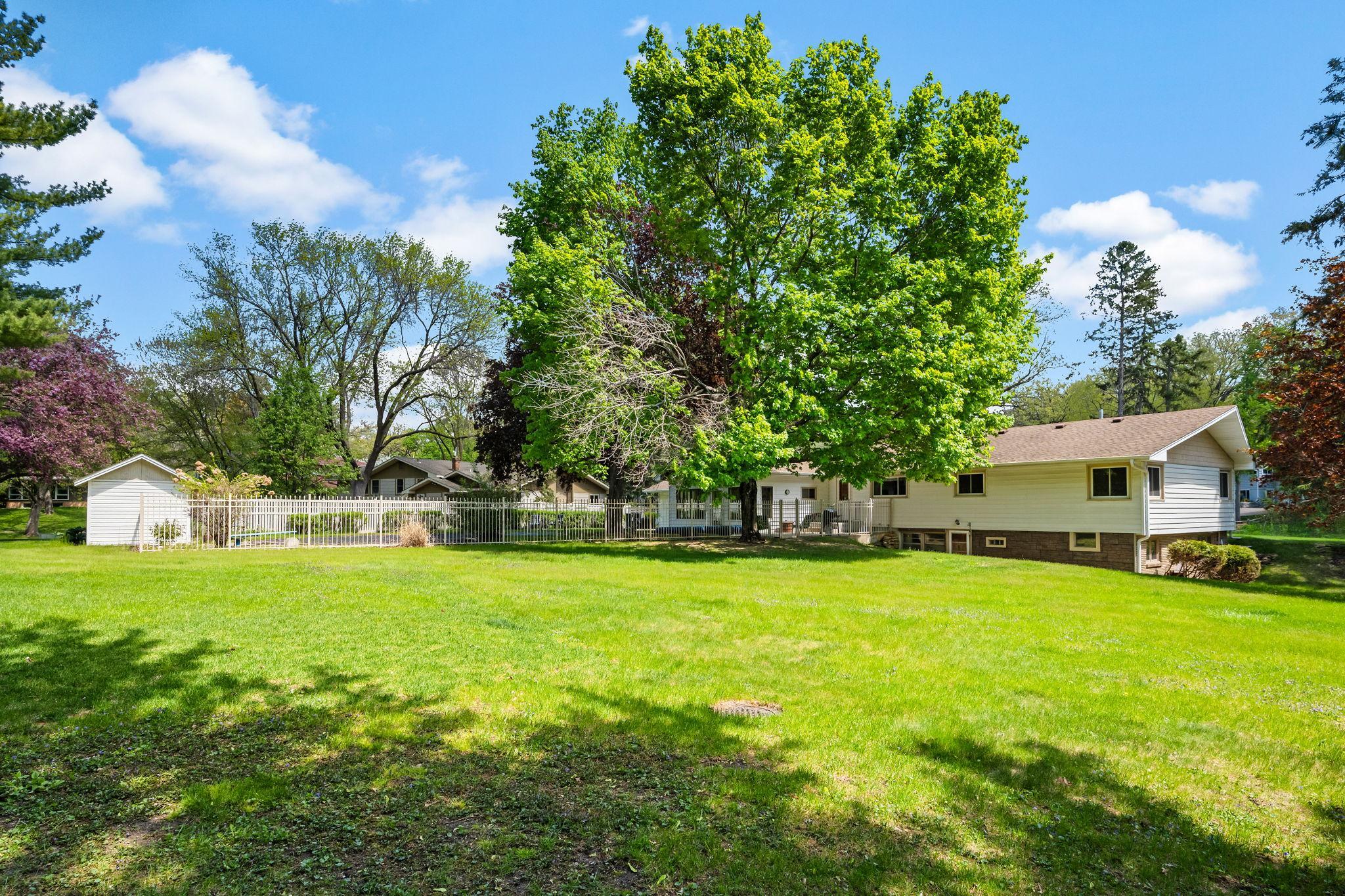 38-web-or-mls-1125-oakview-ln-n.jpg