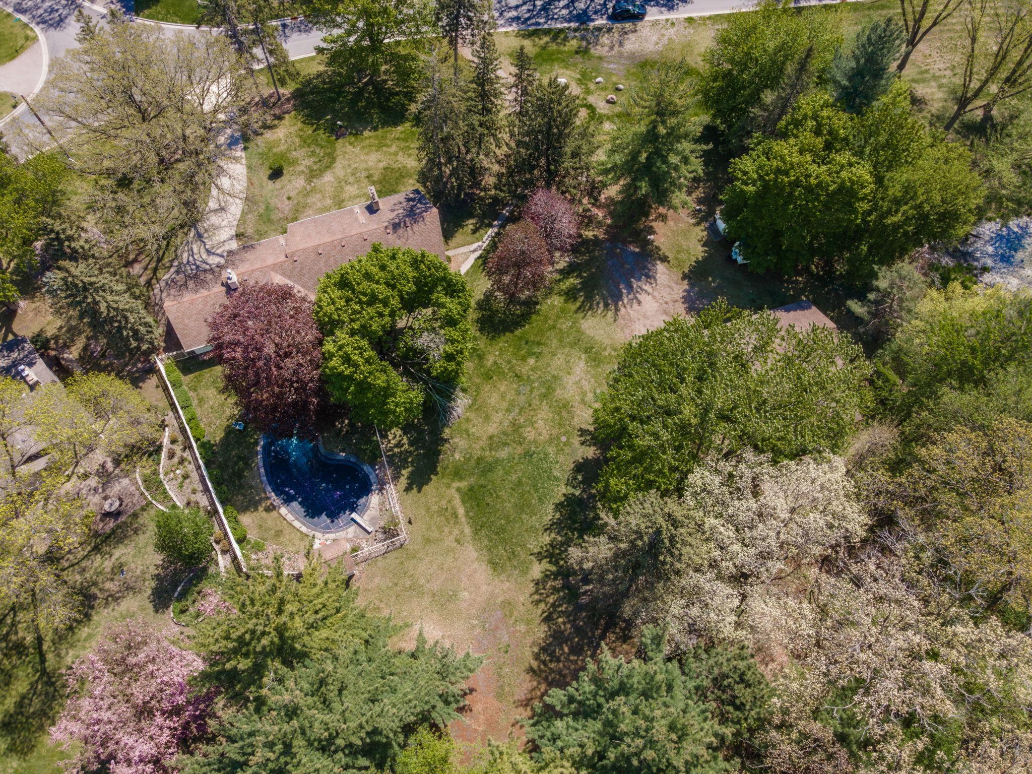 47-web-or-mls-1125-oakview-ln-n.jpg