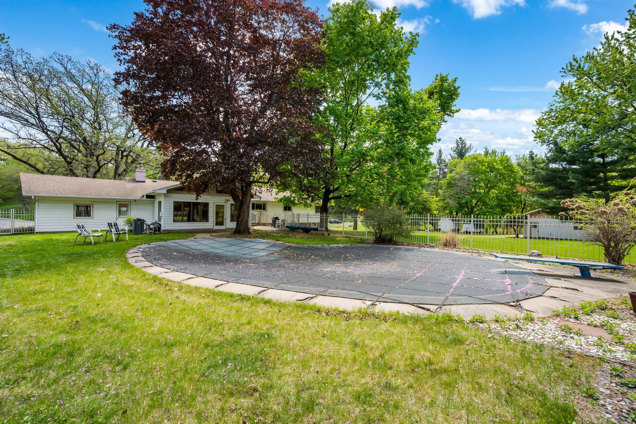 32-web-or-mls-1125-oakview-ln-n.jpg