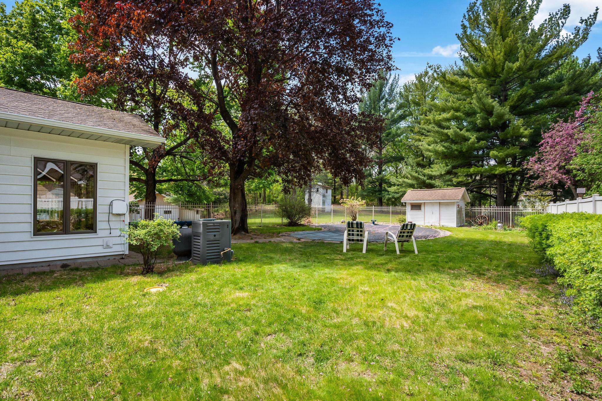 31-web-or-mls-1125-oakview-ln-n.jpg