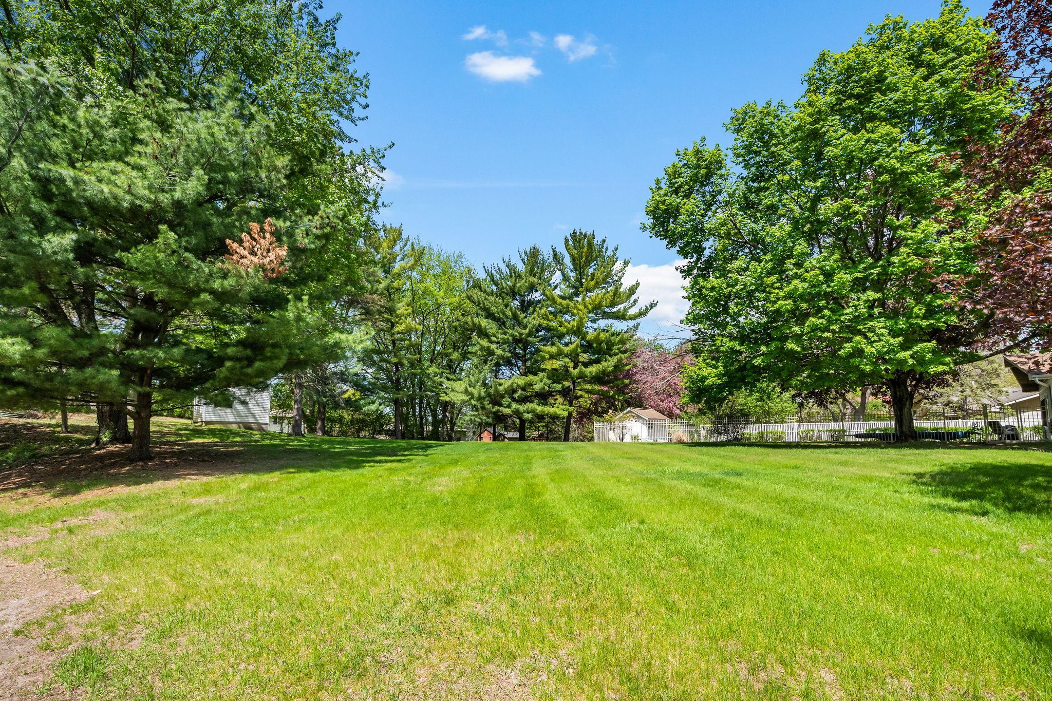37-web-or-mls-1125-oakview-ln-n.jpg
