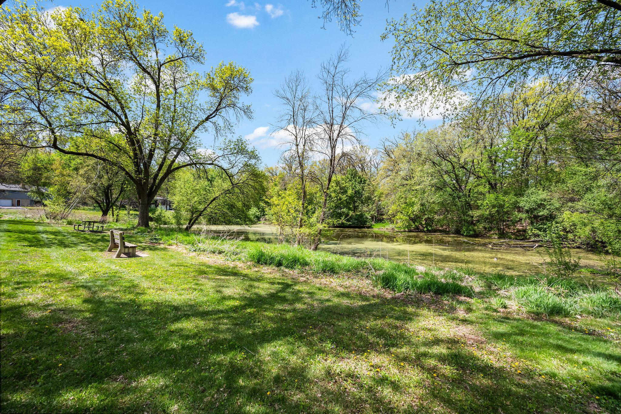 41-web-or-mls-1125-oakview-ln-n.jpg