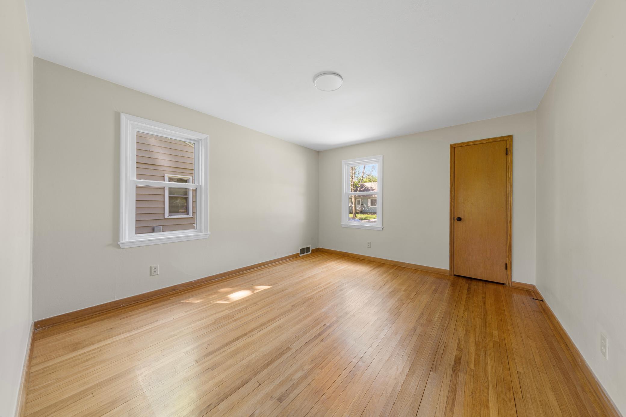 27_20 bedroom 1.jpg