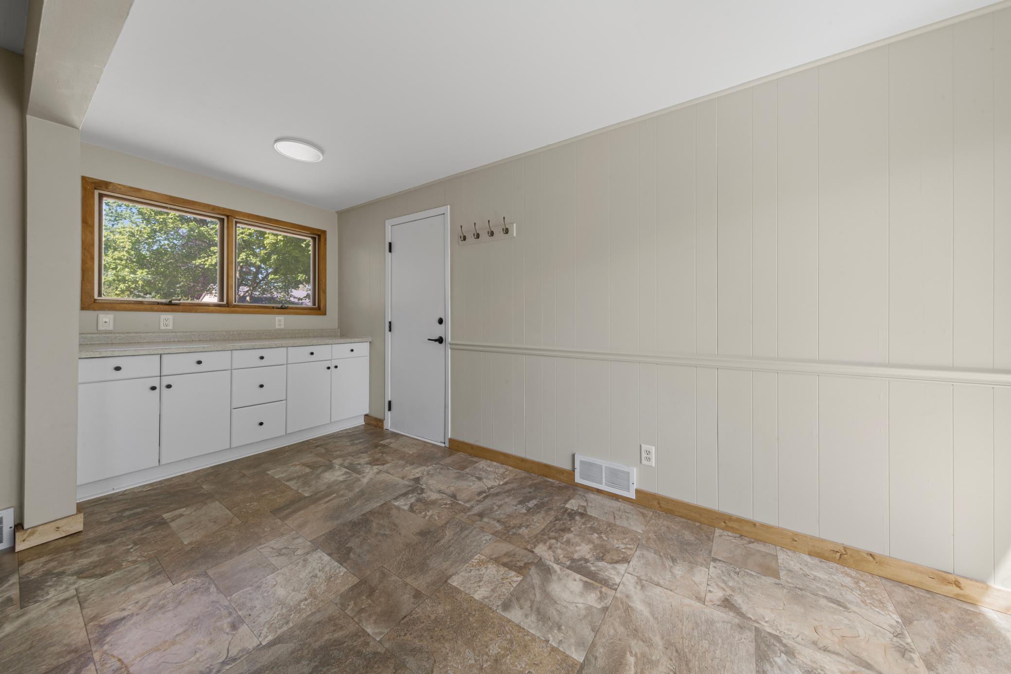 20_14 breakfast nook.jpg