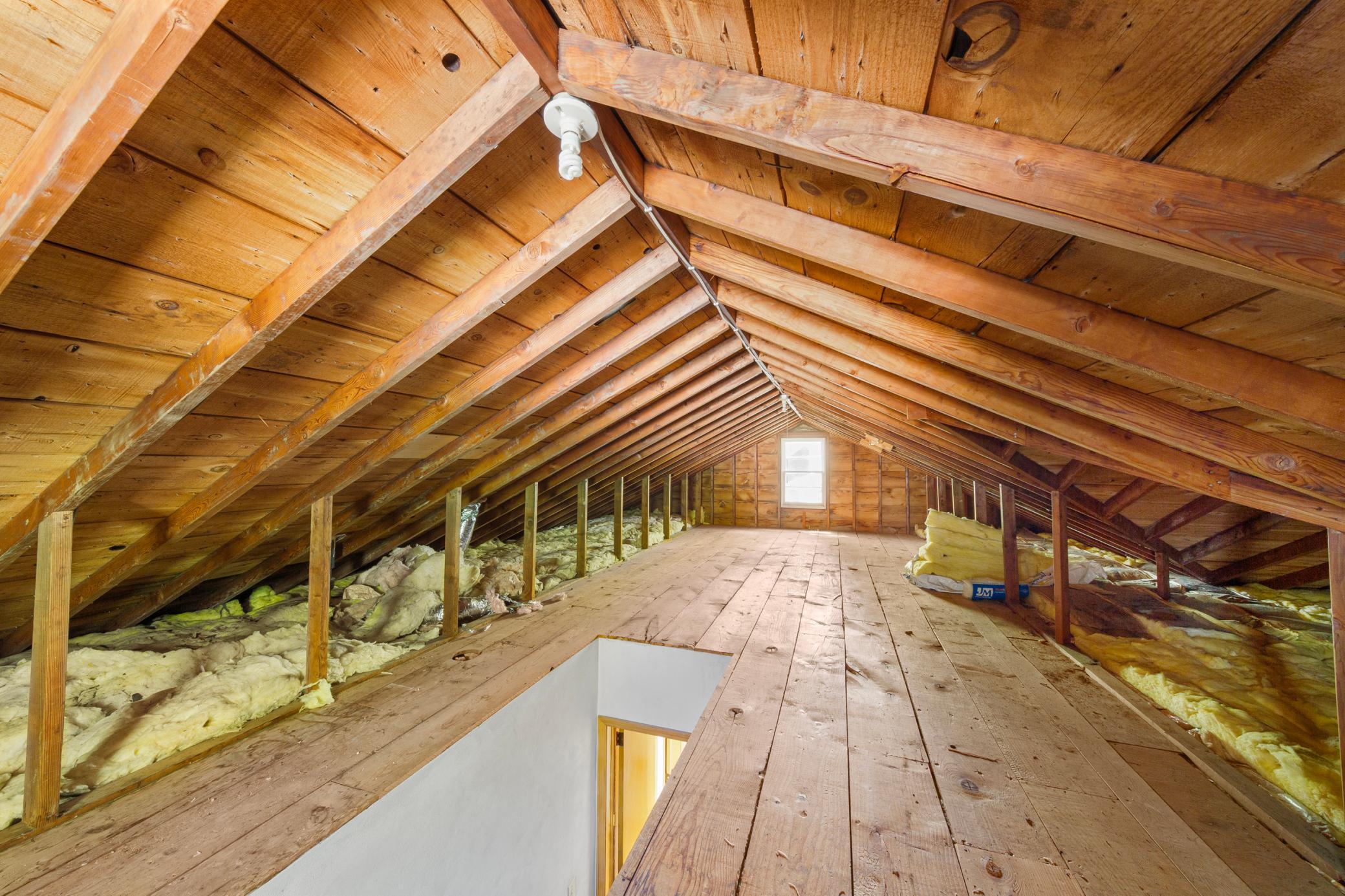 41_32 attic.jpg
