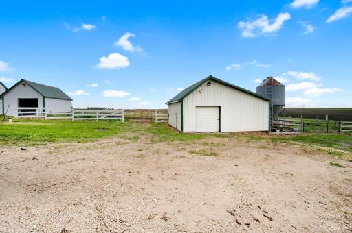 5134 340th Avenue, Blue Earth, MN 56013