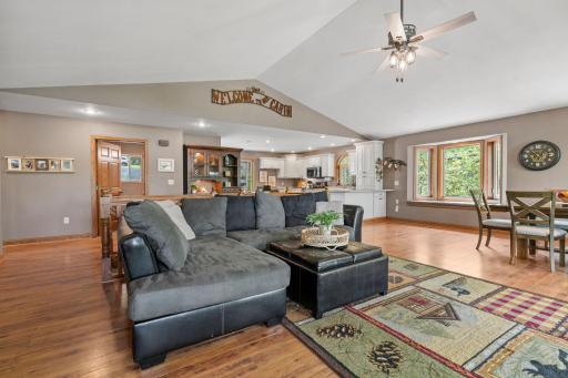 48-web-or-mls-10039 Amigo Trail-48.jpg
