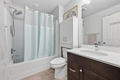 8853 Meadowlark Parkway, Horace, ND 58047