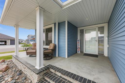 8853 Meadowlark Parkway, Horace, ND 58047