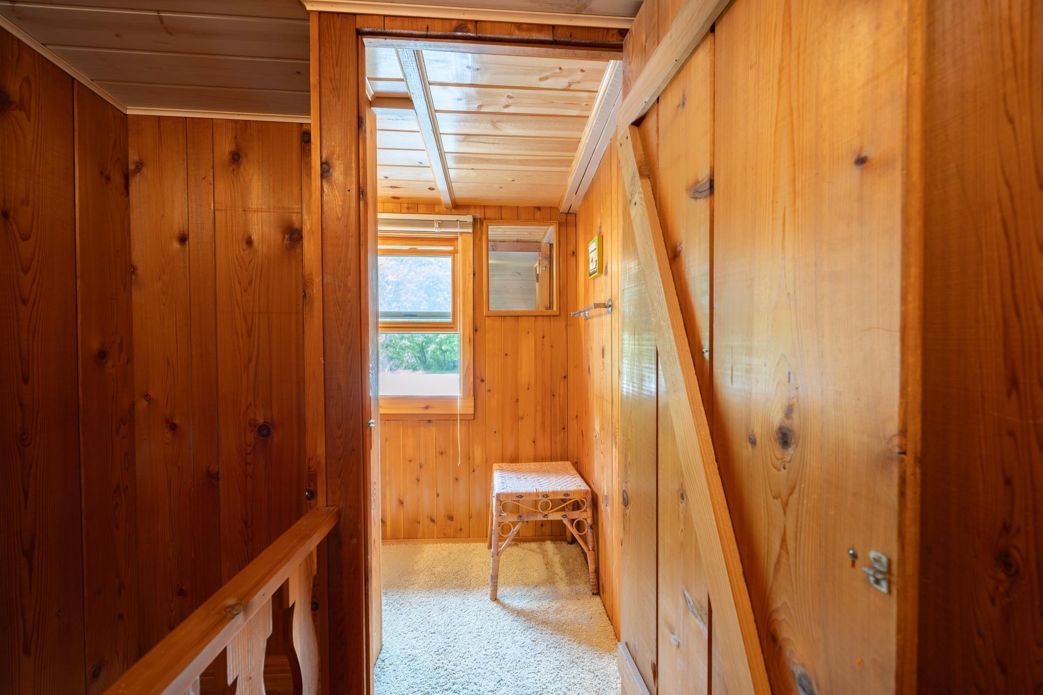 115-190A9090-HDR.jpg