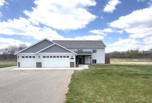 7822 Hummingbird Lane SW, Alexandria, MN 56308