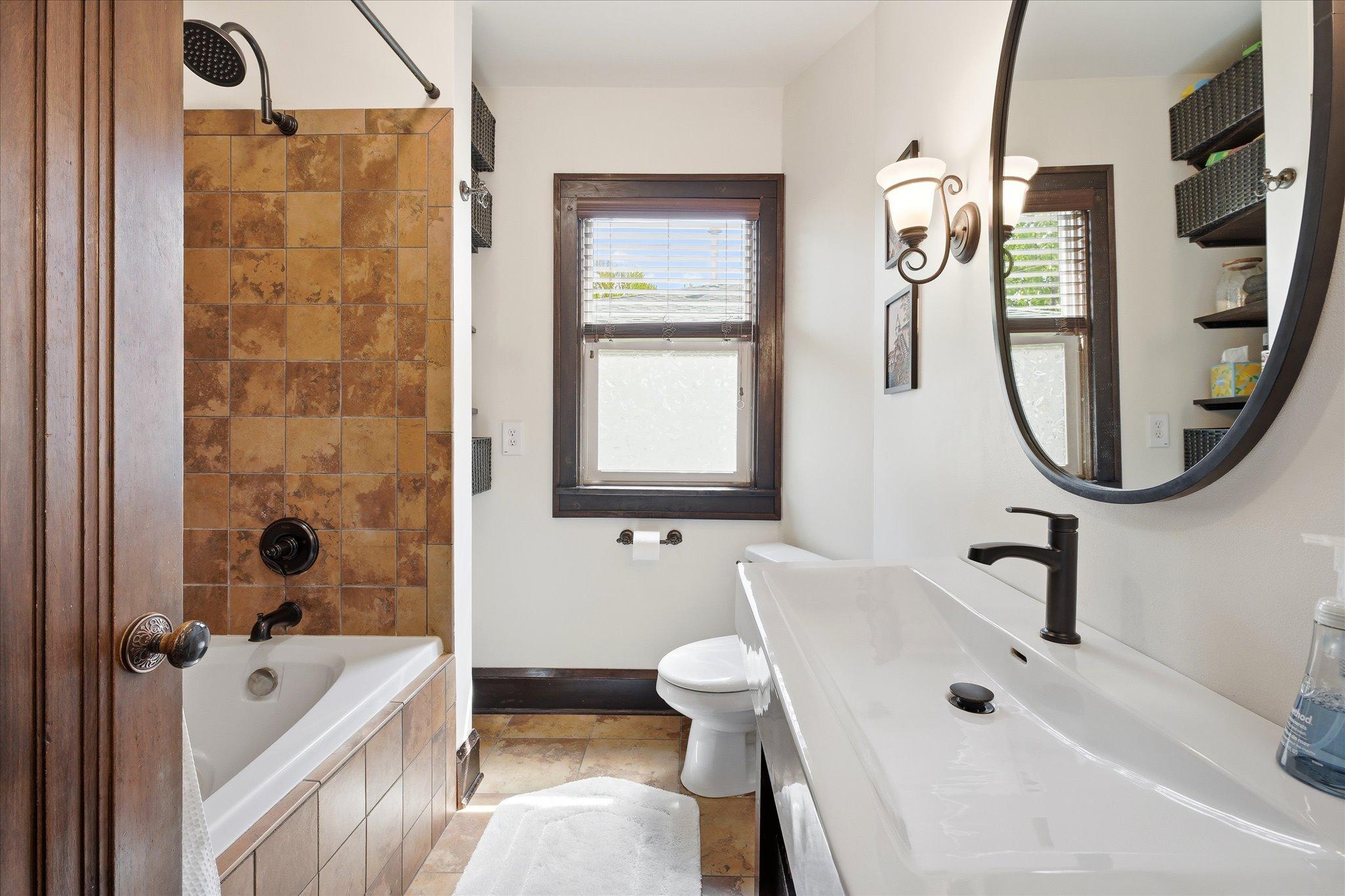 Full Main Floor Bath