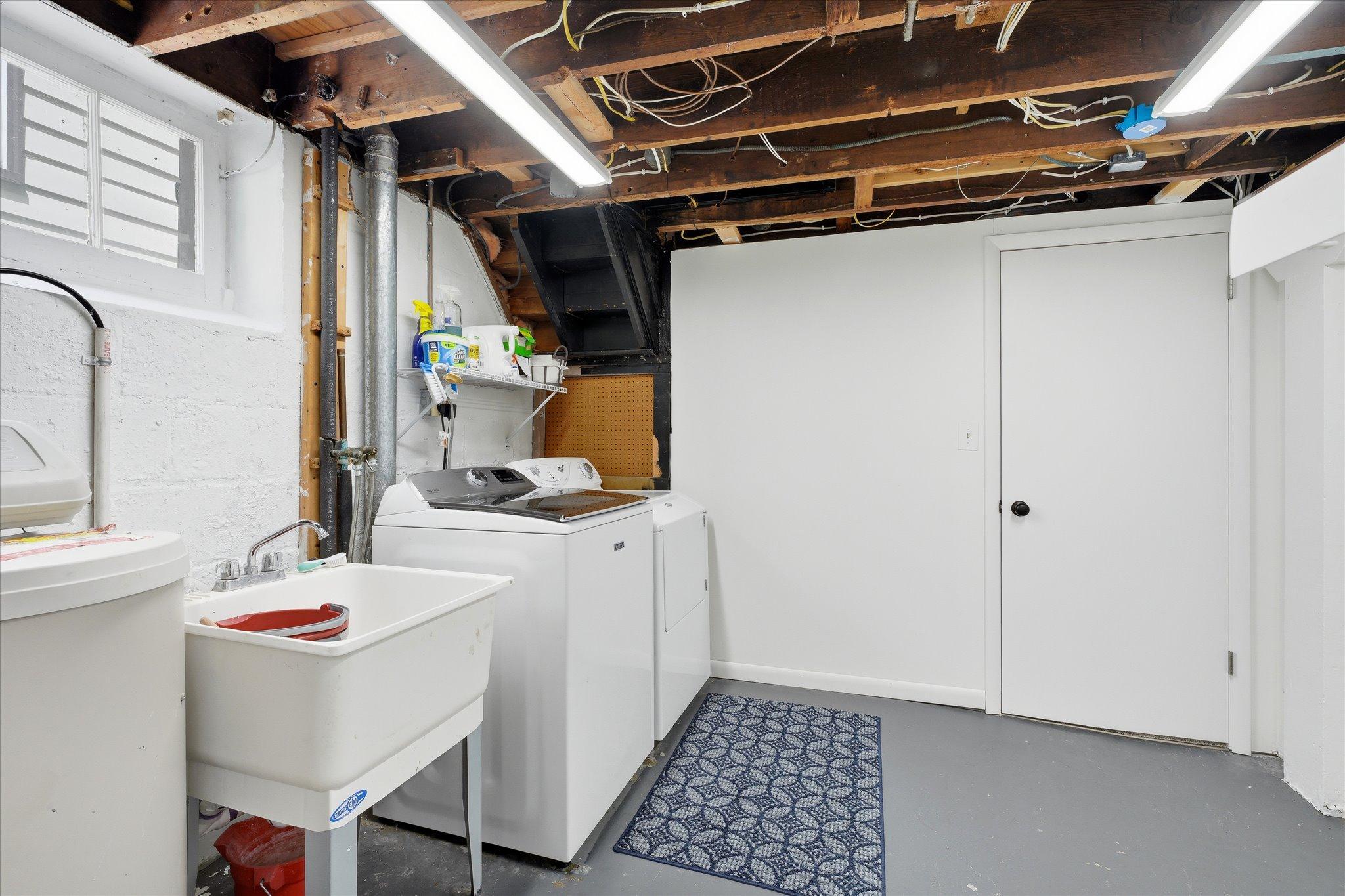 Laundry Tub & Storage