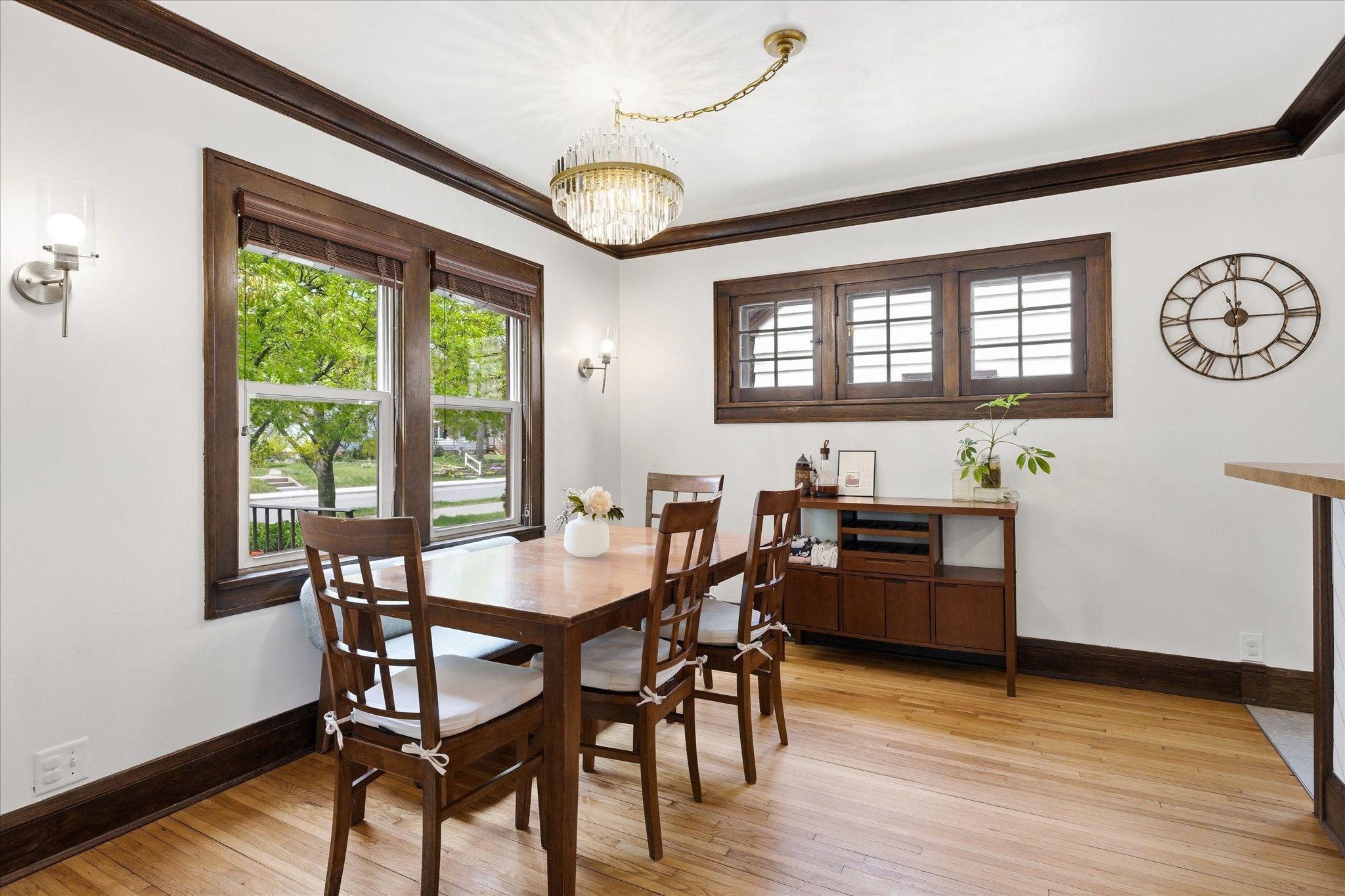 Vintage windows offers Character & light