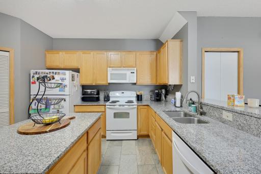 1940 Bluestem Lane, Shoreview, MN 55126