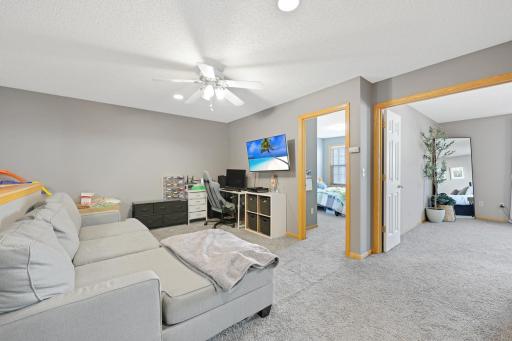 1940 Bluestem Lane, Shoreview, MN 55126