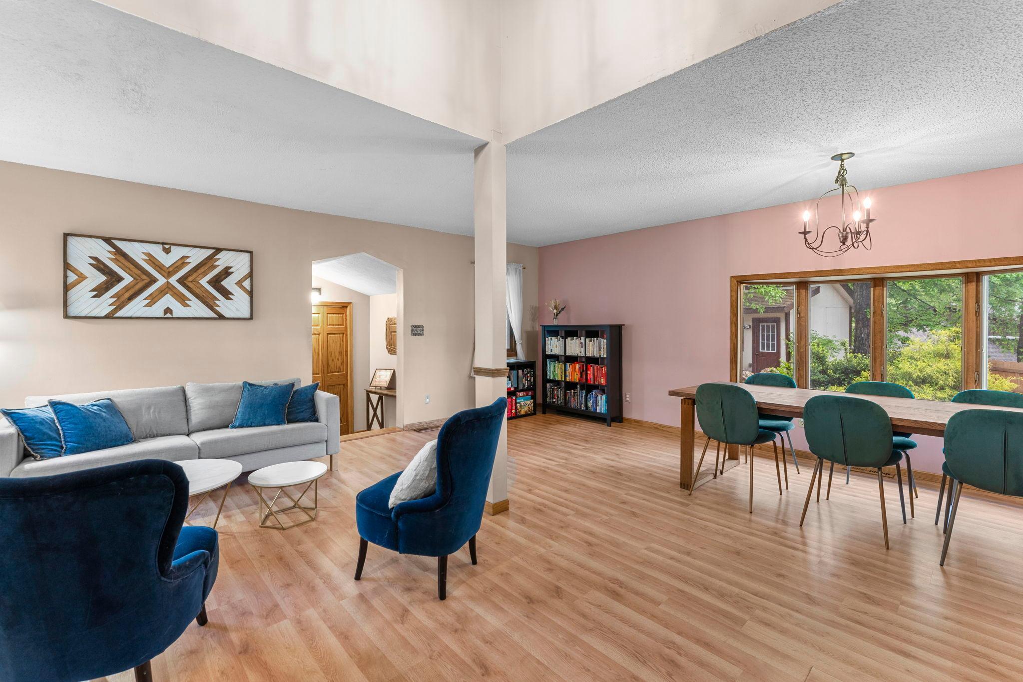 Open main floor living and dinning room space