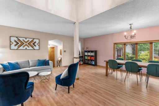 Open main floor living and dinning room space