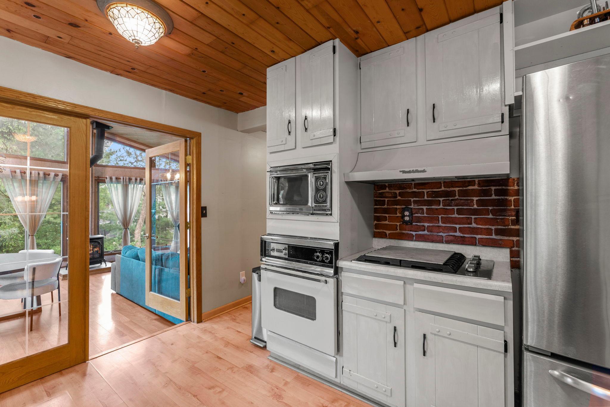 Built in ovens and cooktop