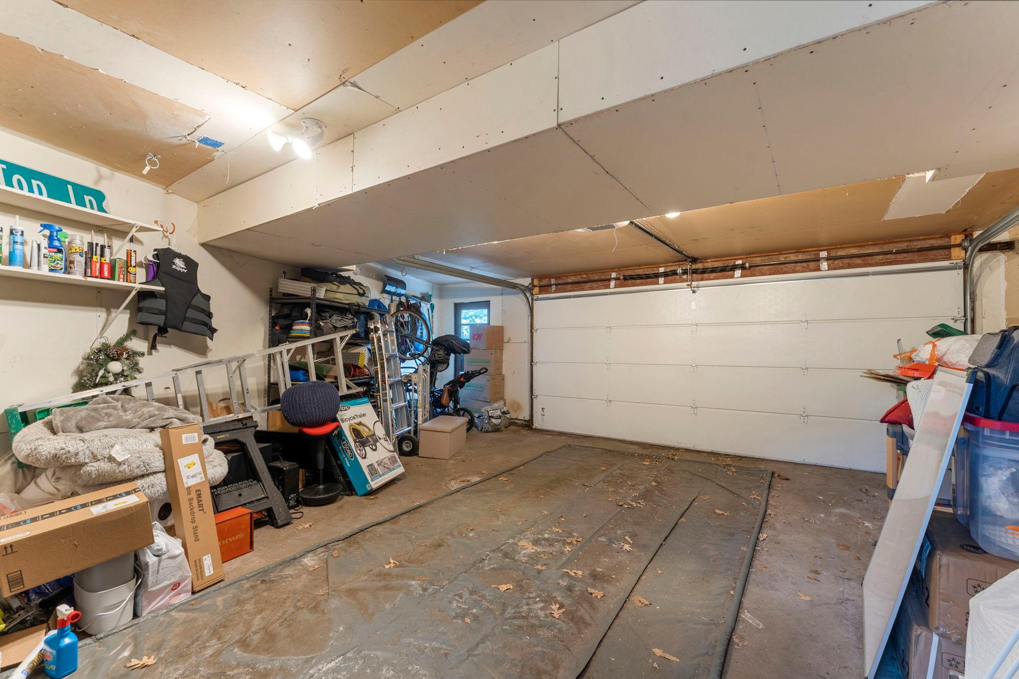 Tuck-under 2 car garage