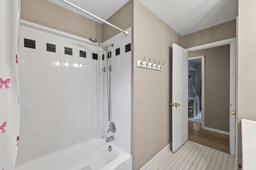 2041 Emerald Lane, Eagan, MN 55122