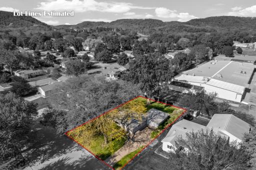 407 Hiawatha Boulevard, Winona, MN 55987
