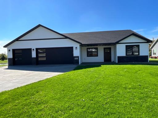 610 Lanigan Way SE, Saint Joseph, MN 56374