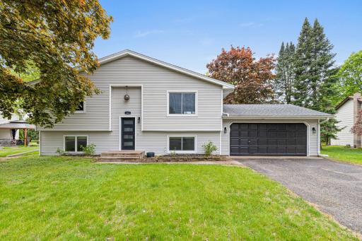 142 Canterbury Road, Circle Pines, MN 55014