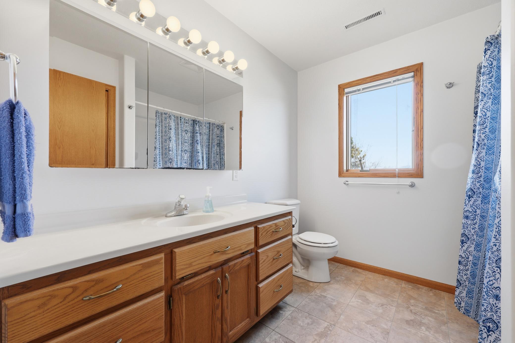 LL Full Bathroom
