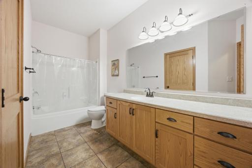 203 6th Street S, 101, Moorhead, MN 56560