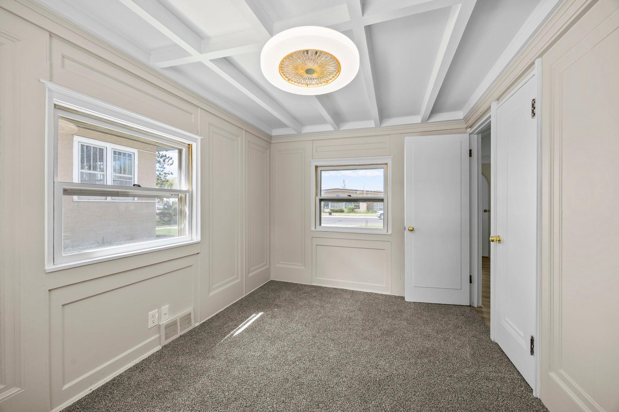 26-web-or-mls-302 Wisconsin Ave N-39.jpg