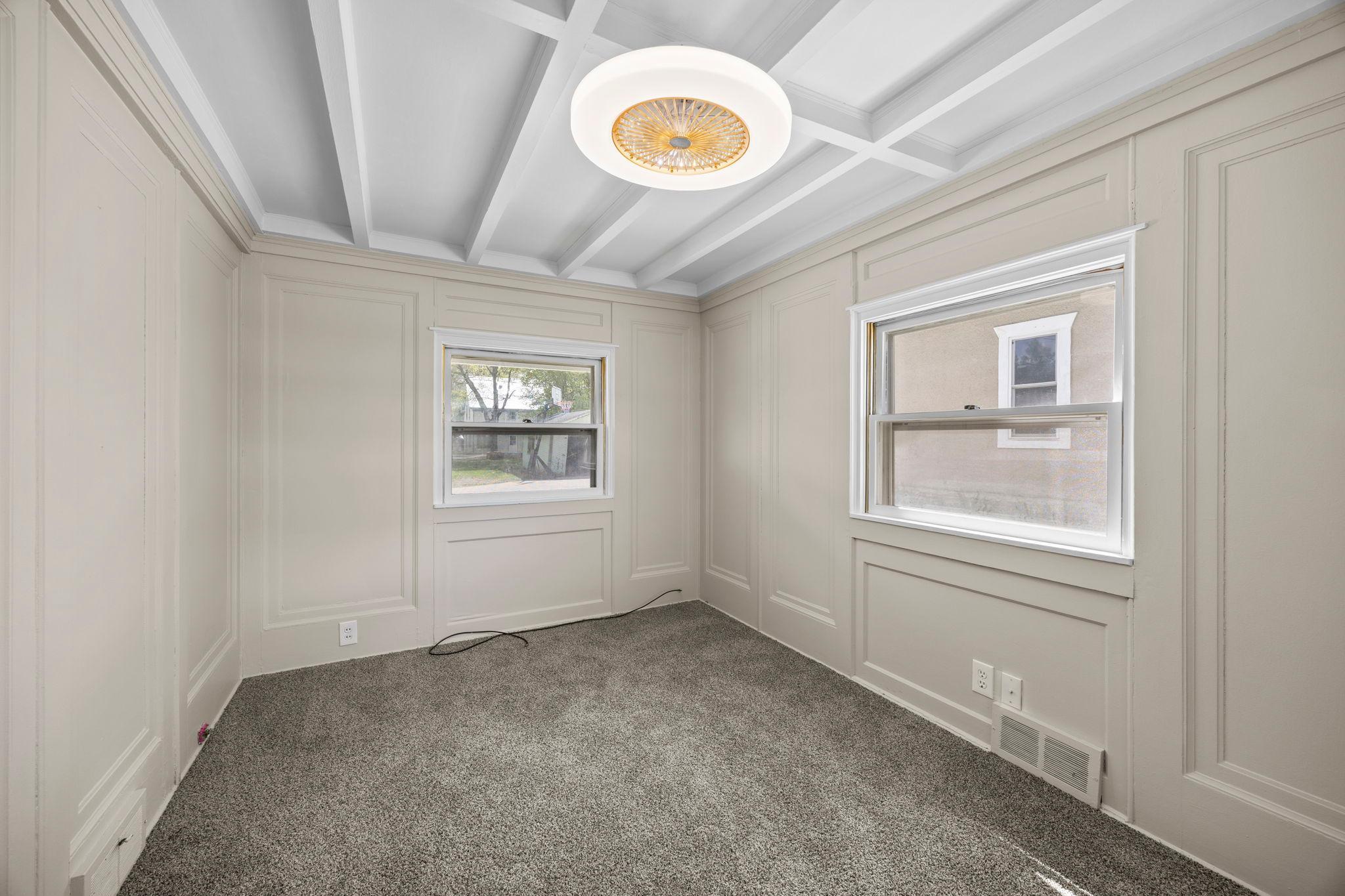 24-web-or-mls-302 Wisconsin Ave N-29.jpg