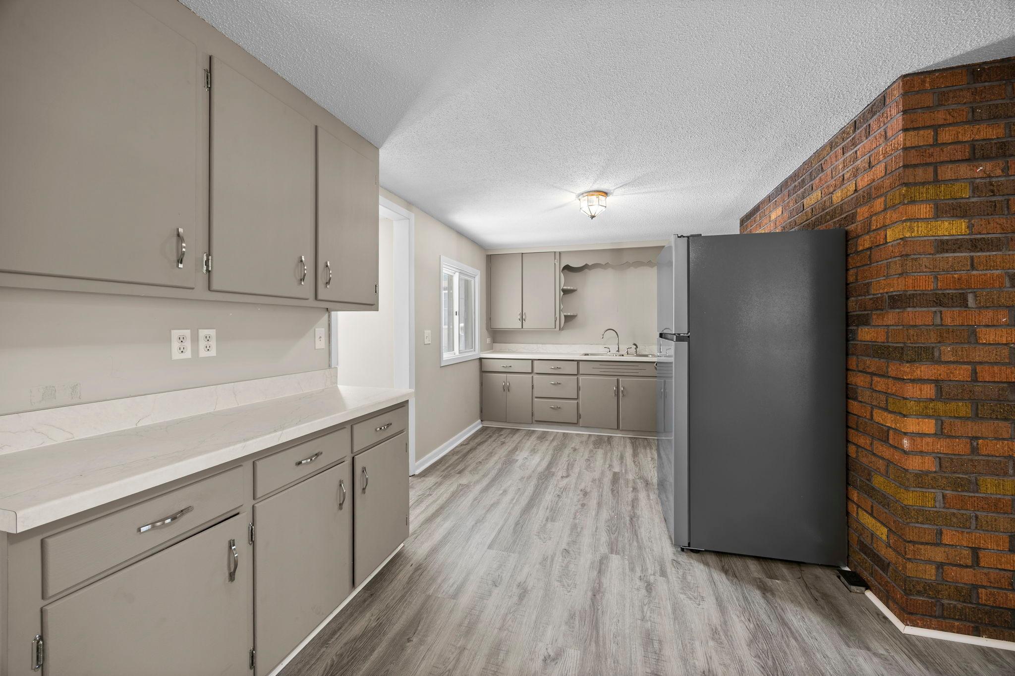 32-web-or-mls-302 Wisconsin Ave N-69.jpg