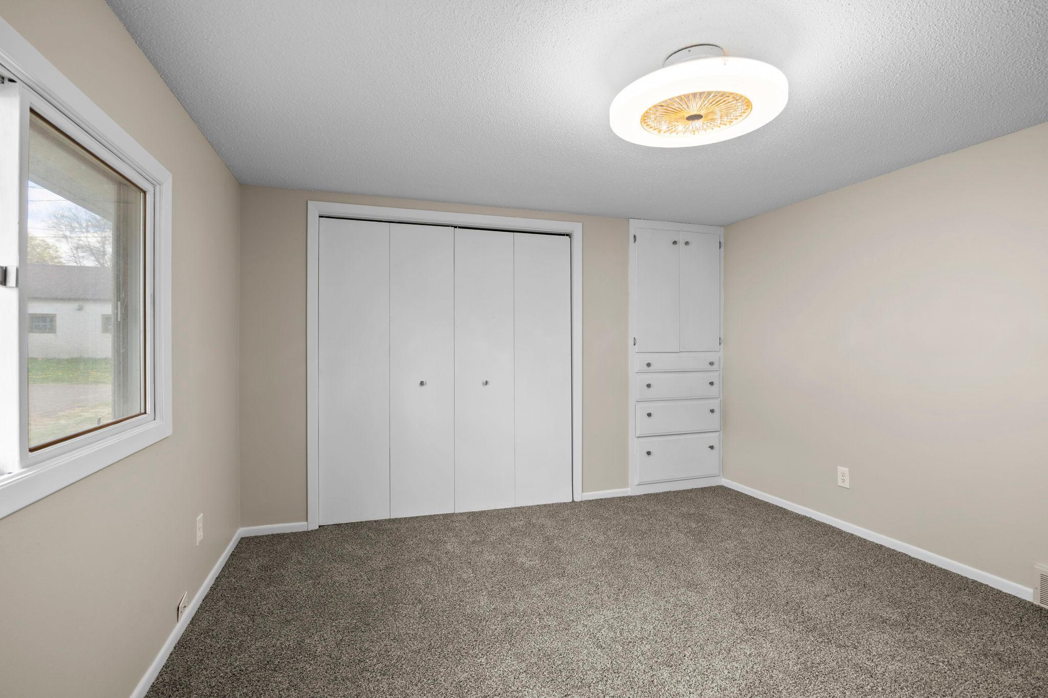 36-web-or-mls-302 Wisconsin Ave N-89.jpg