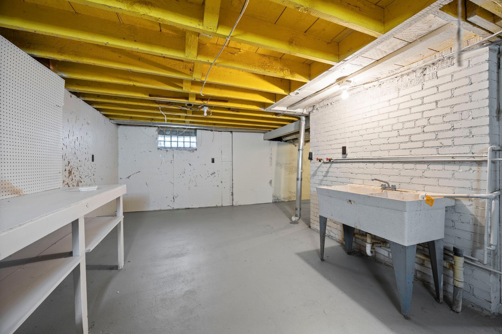 43-web-or-mls-302 Wisconsin Ave N-124.jpg