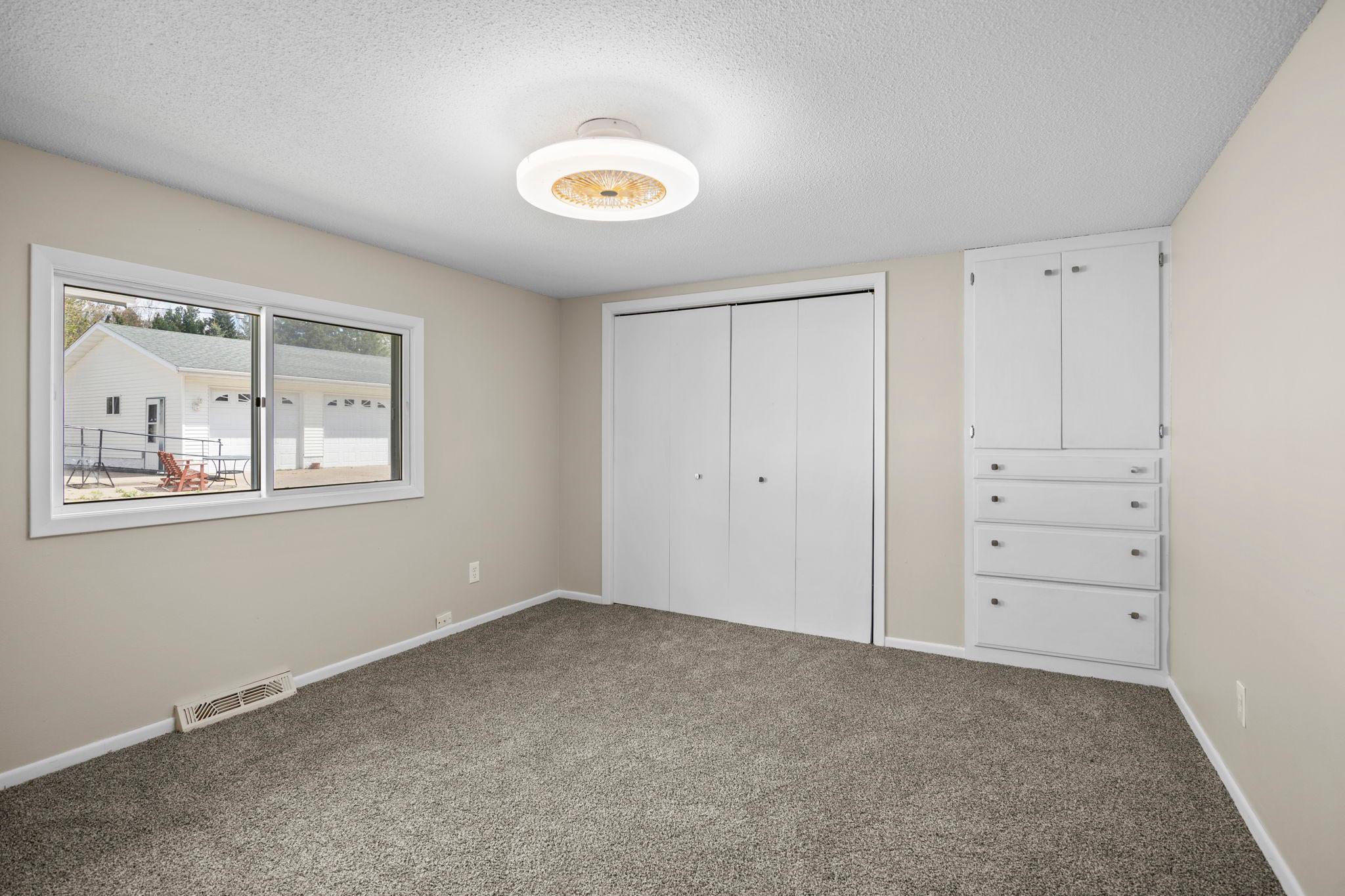 35-web-or-mls-302 Wisconsin Ave N-84.jpg