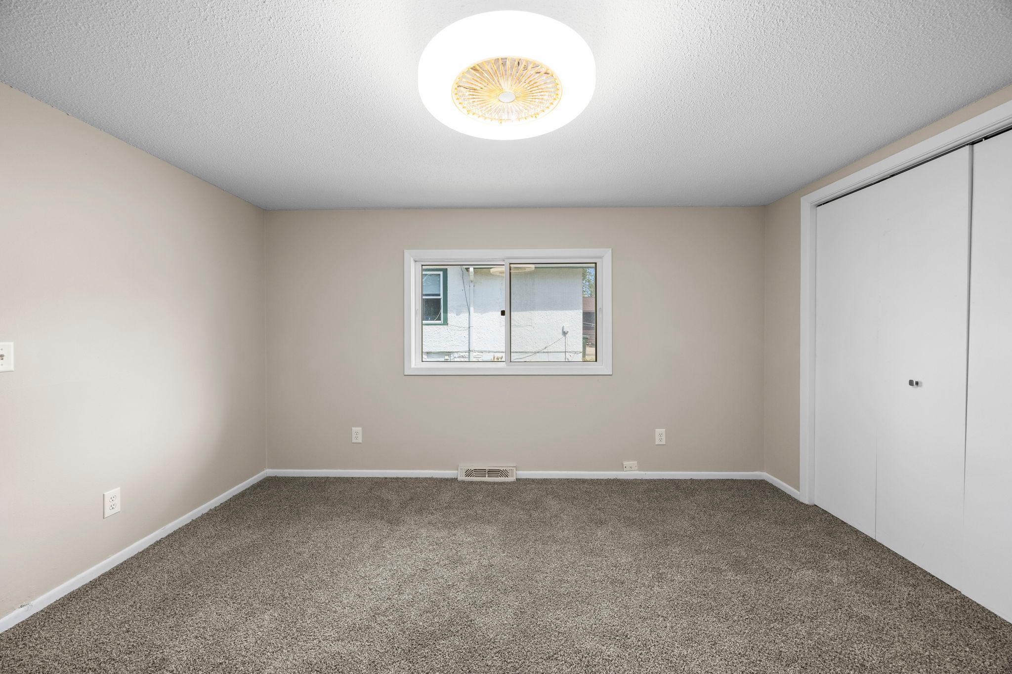 38-web-or-mls-302 Wisconsin Ave N-99.jpg