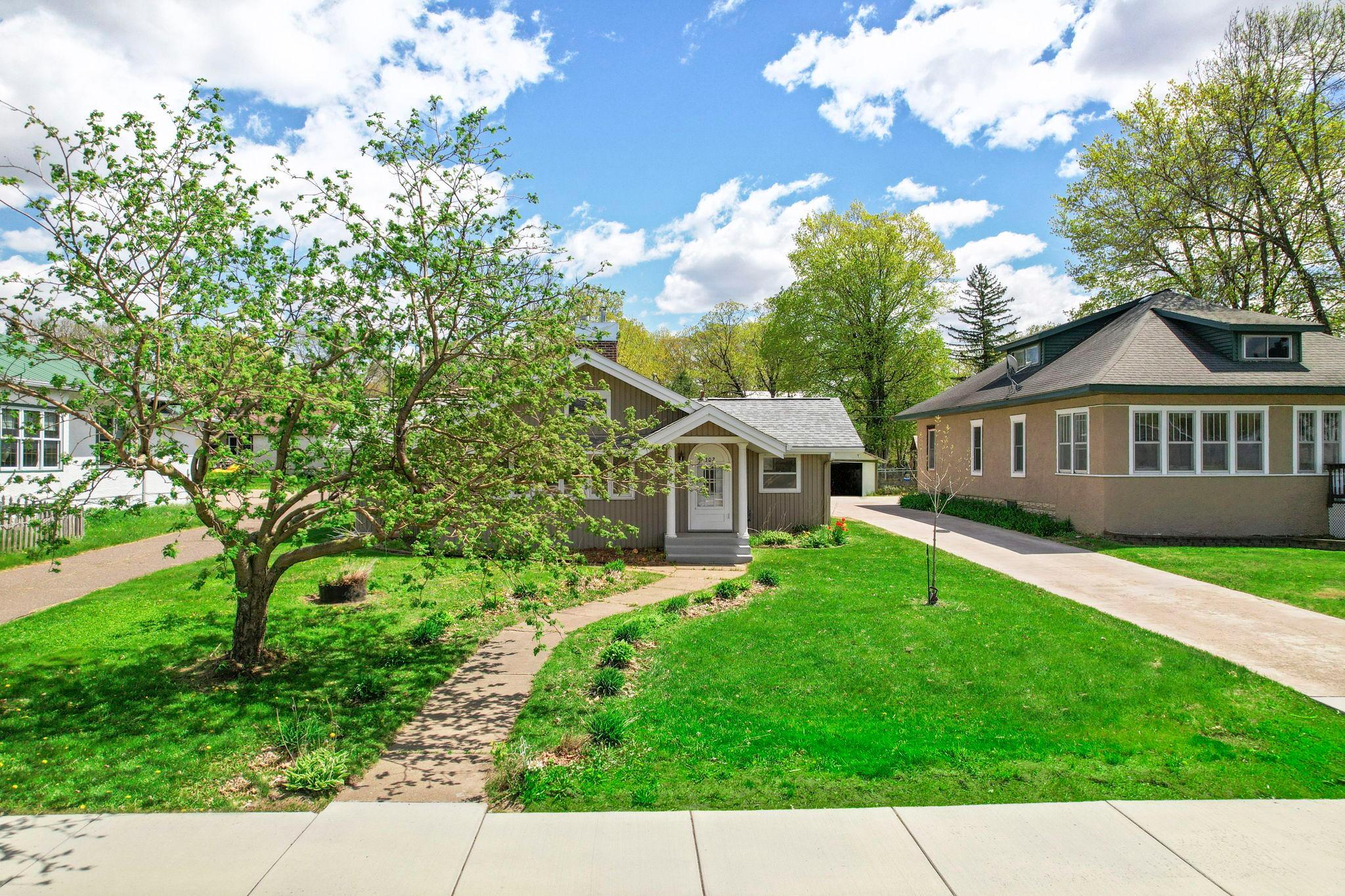 6-web-or-mls-302 Wisconsin Ave N-221.jpg