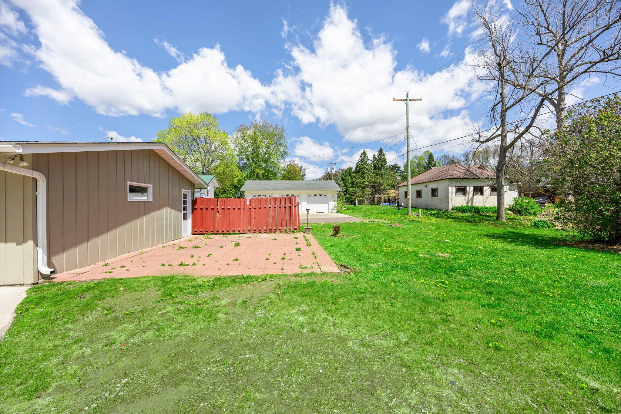 49-web-or-mls-302 Wisconsin Ave N-199.jpg