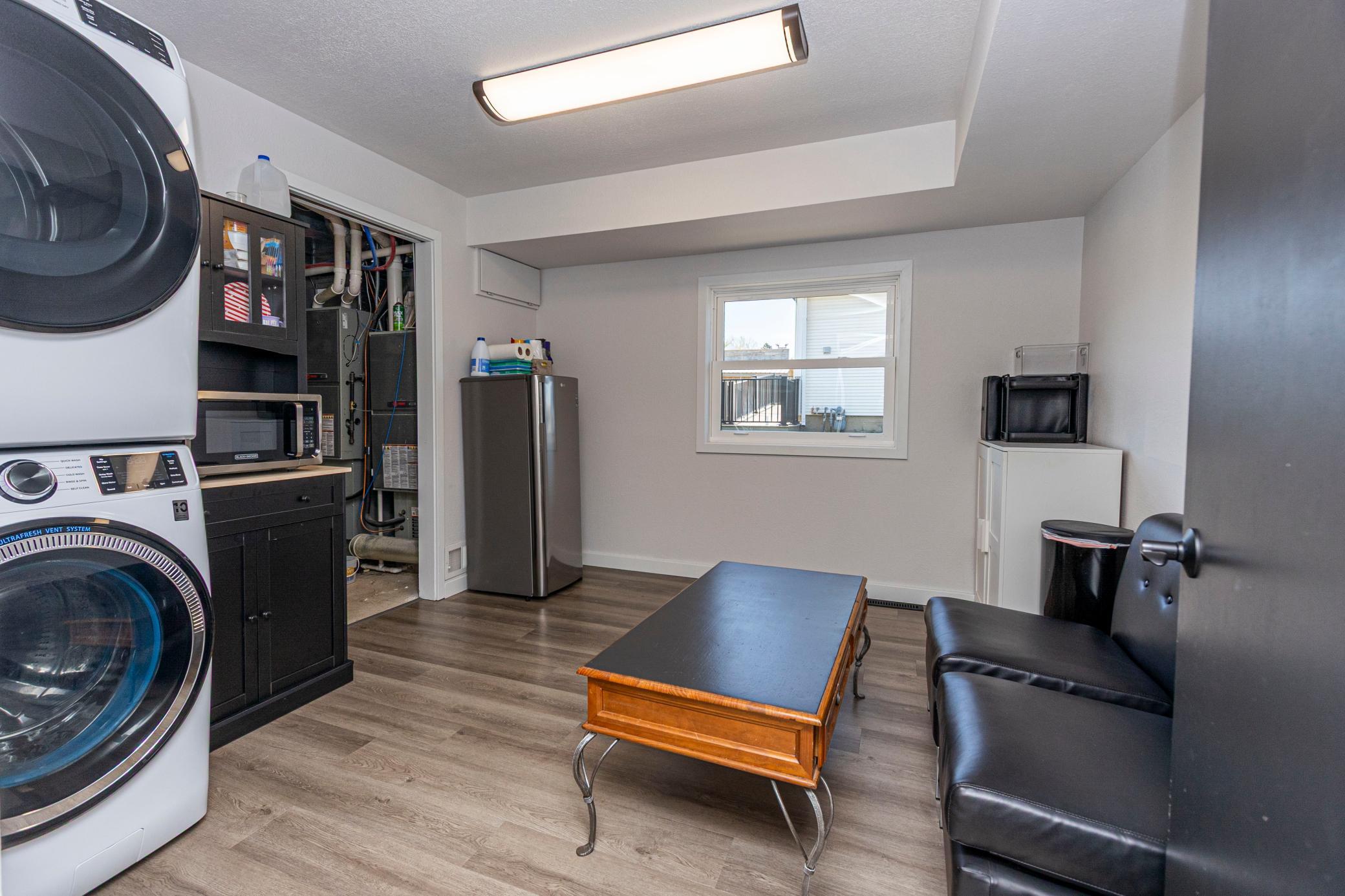 Breakroom/Flex Office