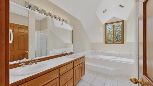 1052 Foxcroft Circle SW, Rochester, MN 55902