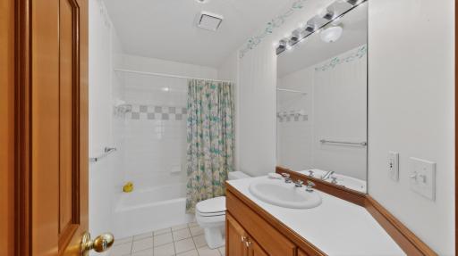 1052 Foxcroft Circle SW, Rochester, MN 55902