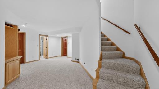 1052 Foxcroft Circle SW, Rochester, MN 55902